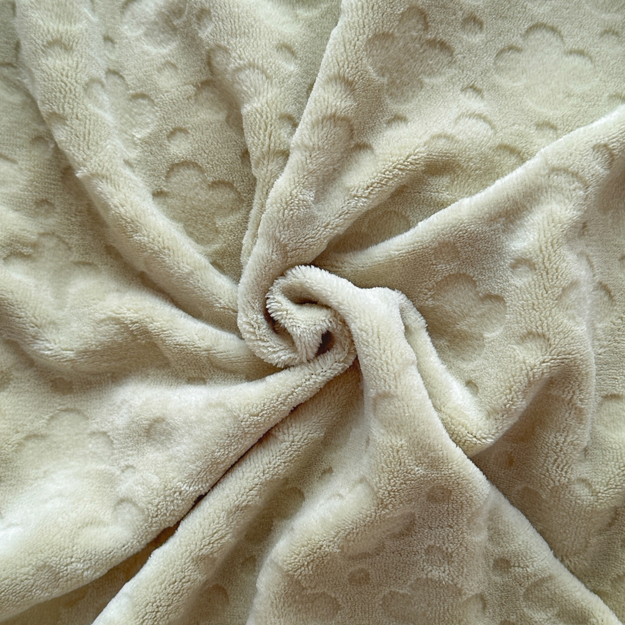 91家纺网 家纺一手货源 找家纺 （总）KA家纺 2025秋冬新款床裙款雕花牛奶绒四件套-繁花系列