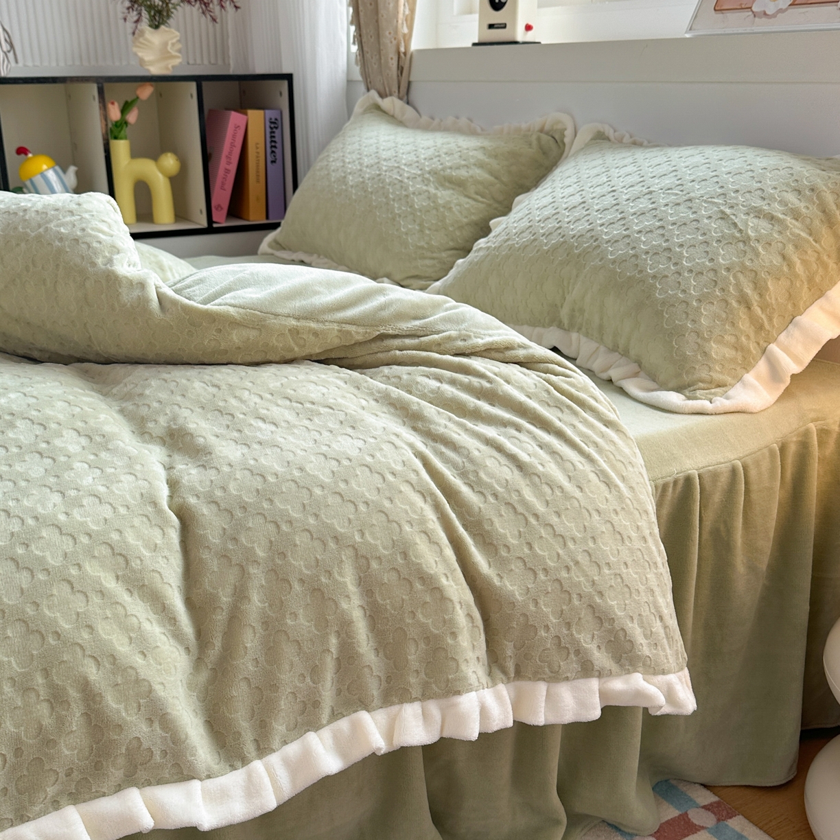 91家纺网 家纺一手货源 找家纺 （总）KA家纺 2025秋冬新款床裙款雕花牛奶绒四件套-繁花系列