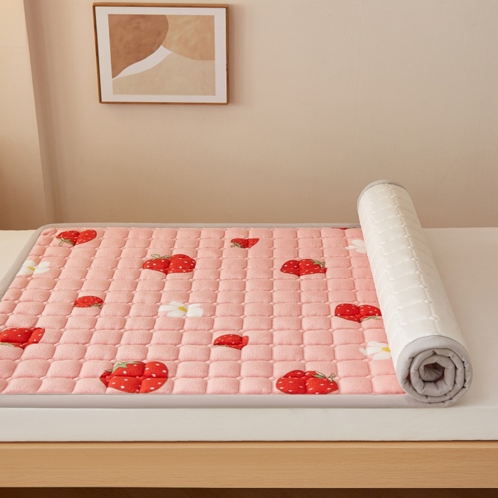 91家纺网 家纺一手货源 找家纺 奇丝雅 2025新款A类牛奶绒床褥床垫家用学生宿舍上下铺寝室软垫床护垫夹棉褥子-学生床单件 草莓物语