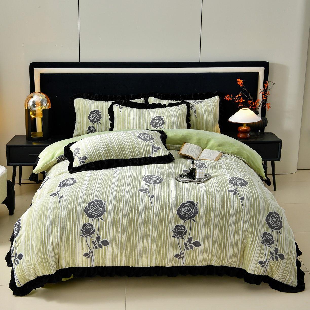 91家纺网 家纺一手货源 找家纺 （总）梦之星 2025新款雕花绒赫本风牛奶绒花边四件套  加厚8.5斤