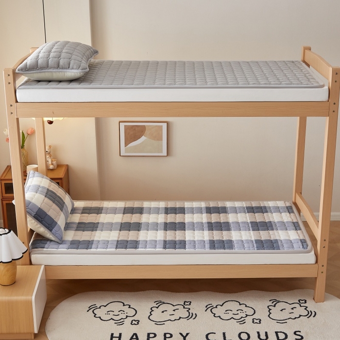 91家纺网 家纺一手货源 找家纺 奇丝雅 2025新款A类牛奶绒床褥床垫家用学生宿舍上下铺寝室软垫床护垫夹棉褥子-学生床单件 大蓝格