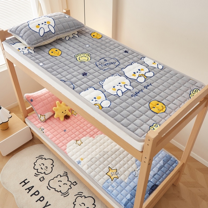 91家纺网 家纺一手货源 找家纺 奇丝雅 2025新款A类牛奶绒床褥床垫家用学生宿舍上下铺寝室软垫床护垫夹棉褥子-学生床单件 欢乐熊