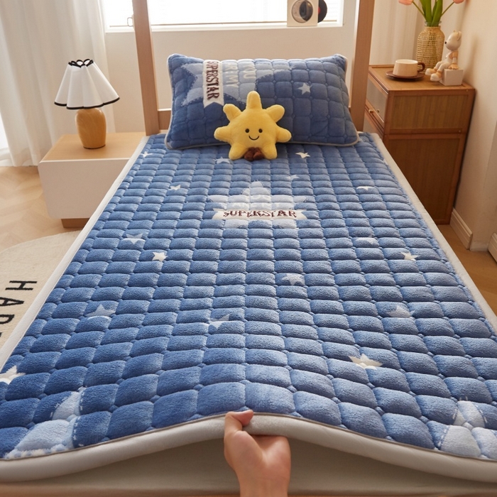 91家纺网 家纺一手货源 找家纺 奇丝雅 2025新款A类牛奶绒床褥床垫家用学生宿舍上下铺寝室软垫床护垫夹棉褥子-学生床单件 幸运星