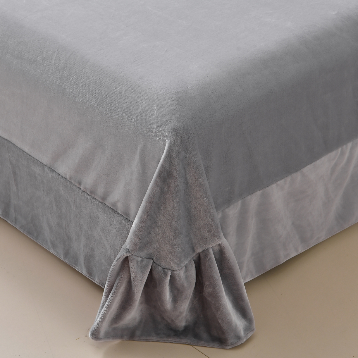 91家纺网 家纺一手货源 找家纺 梦之星 2025新款雕花绒赫本风牛奶绒花边四件套  加厚8.5斤 花边蝴蝶-灰