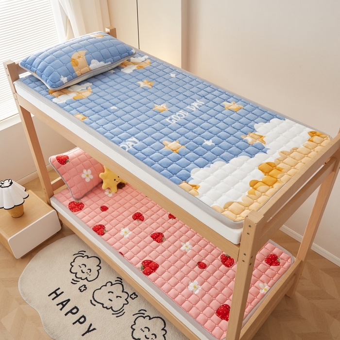 91家纺网 家纺一手货源 找家纺 奇丝雅 2025新款A类牛奶绒床褥床垫家用学生宿舍上下铺寝室软垫床护垫夹棉褥子-学生床单件 筑梦星空