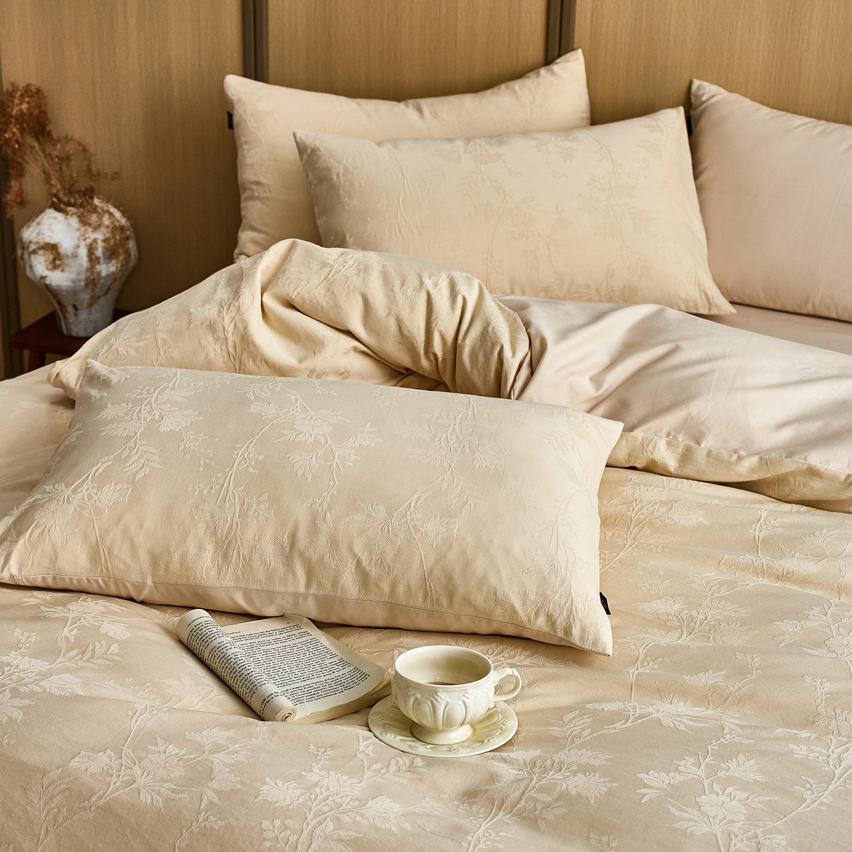 91家纺网 家纺一手货源 找家纺 禾时 2025新款60s轻奢提花磨毛四件套-枝上春暖 枝上春暖-米