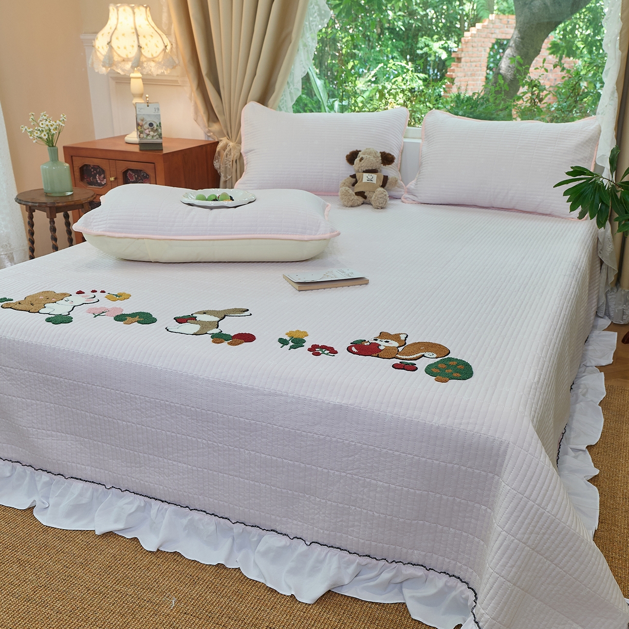 91家纺网 家纺一手货源 找家纺 （总）鑫喜莱家纺 2025新款云朵棉毛巾绣花边款床盖三件套系列