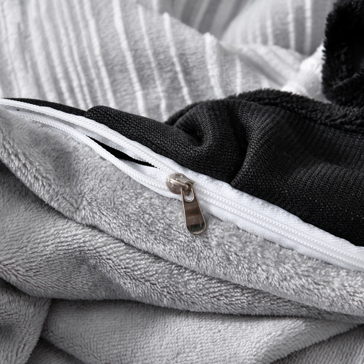 91家纺网 家纺一手货源 找家纺 梦之星 2025新款雕花绒赫本风牛奶绒花边四件套  加厚8.5斤 花边玫瑰-灰