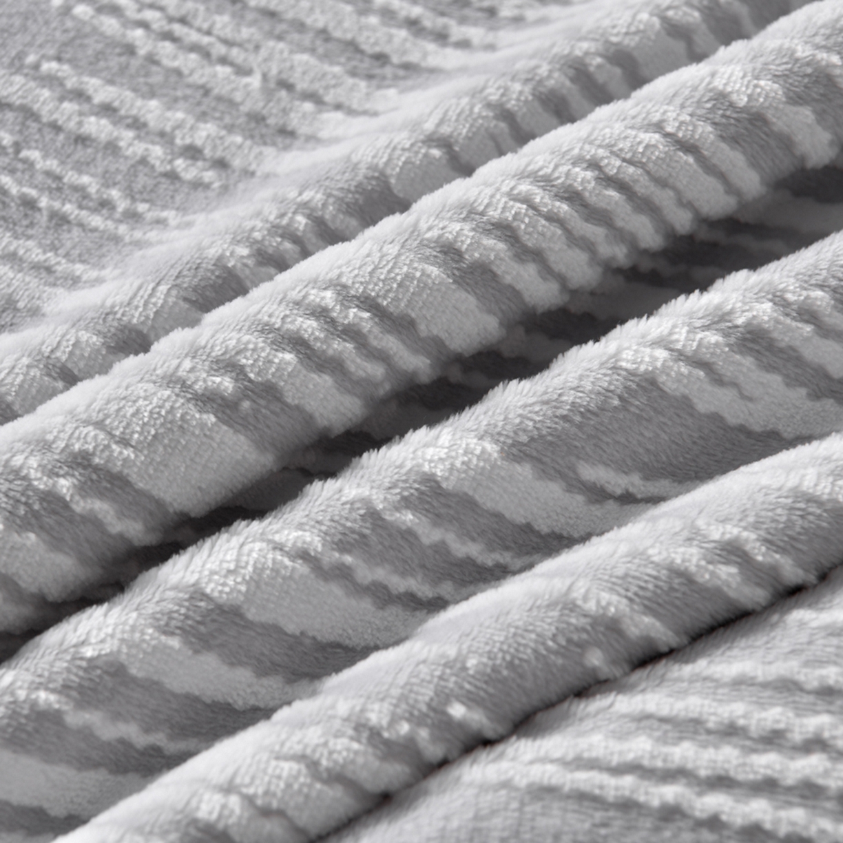 91家纺网 家纺一手货源 找家纺 梦之星 2025新款雕花绒赫本风牛奶绒花边四件套  加厚8.5斤 花边玫瑰-灰