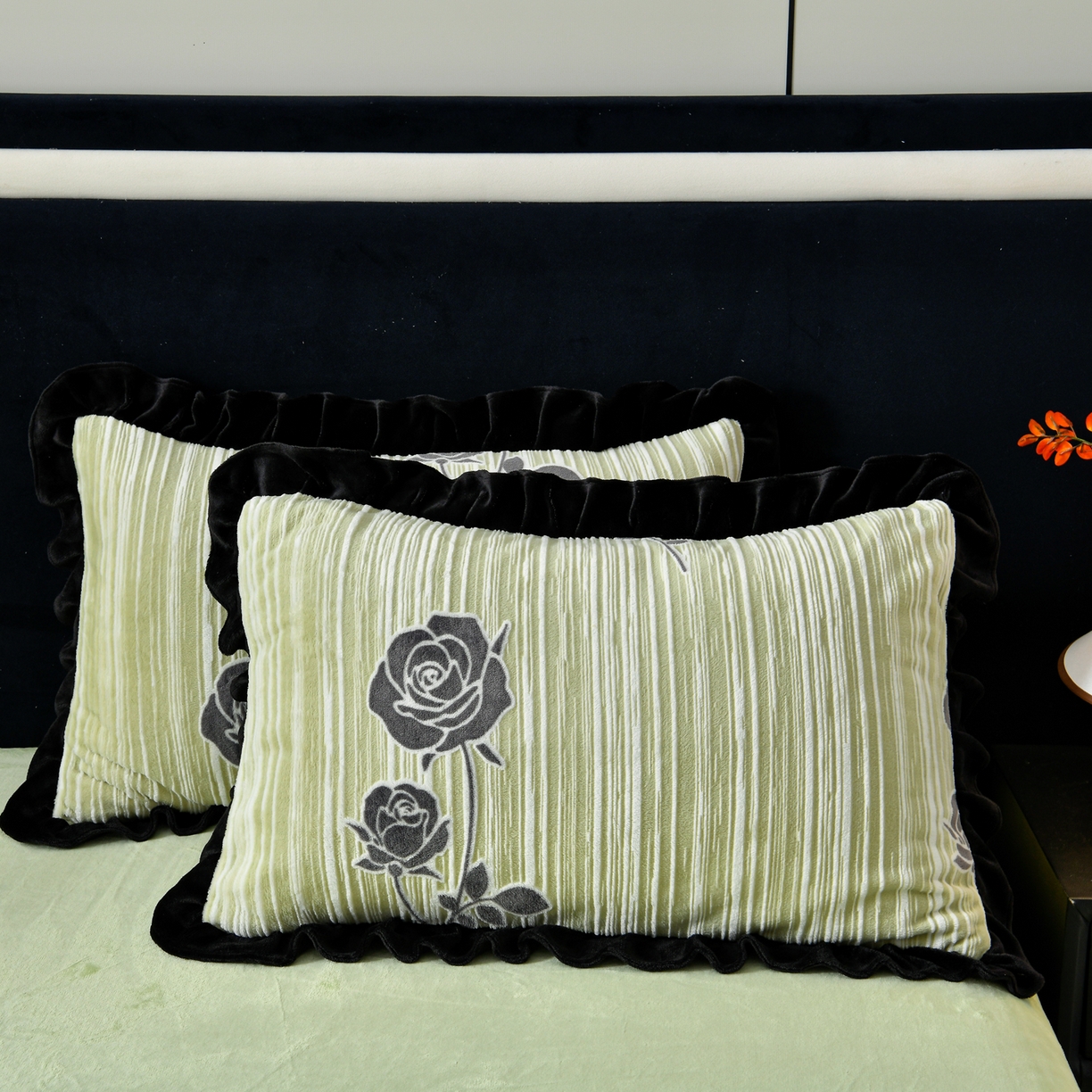 91家纺网 家纺一手货源 找家纺 梦之星 2025新款雕花绒赫本风牛奶绒花边四件套  加厚8.5斤 花边玫瑰-绿