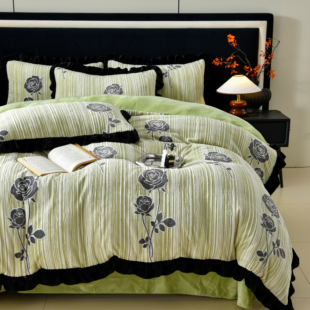 91家纺网 家纺一手货源 找家纺 梦之星 2025新款雕花绒赫本风牛奶绒花边四件套  加厚8.5斤 花边玫瑰-绿