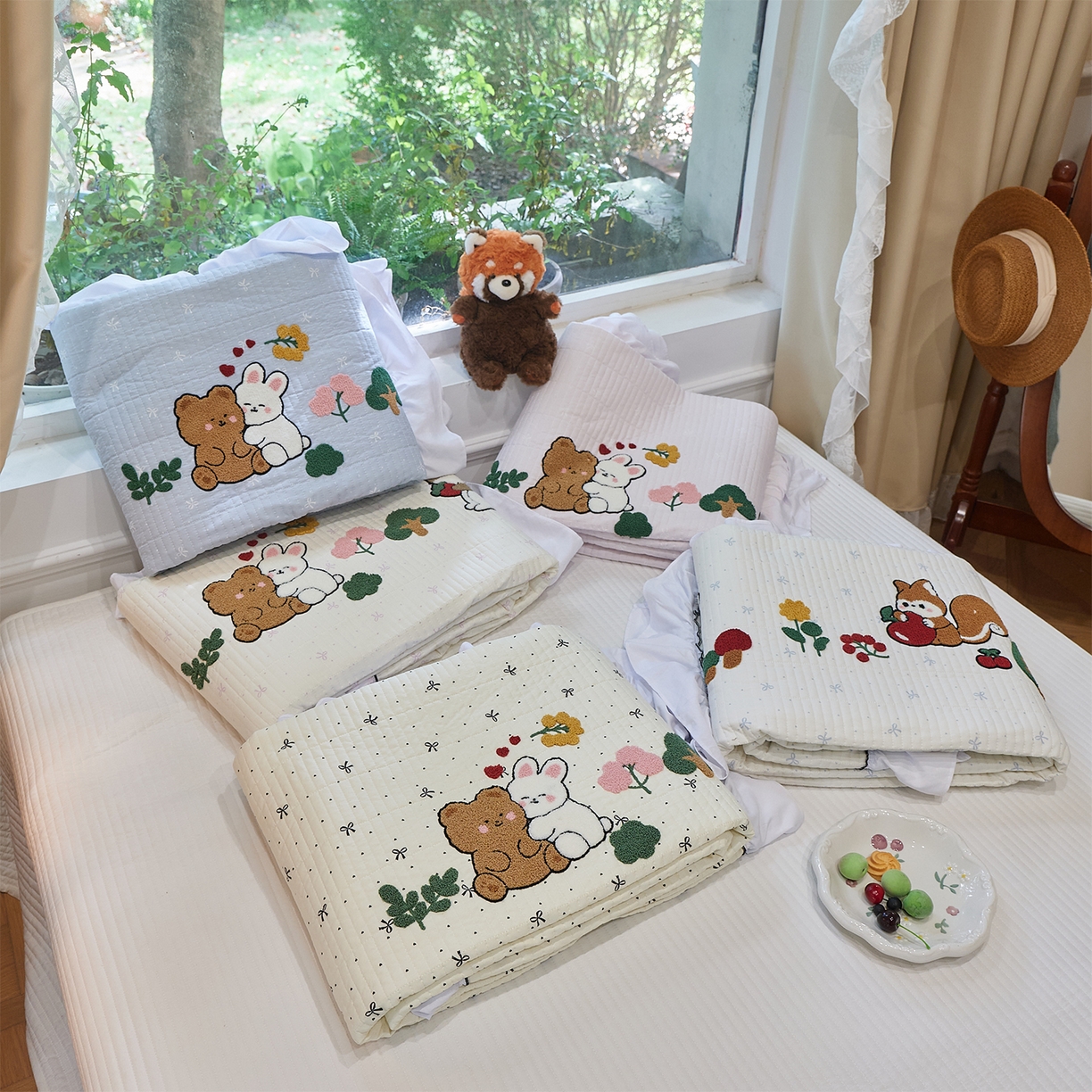 鑫喜莱家纺 2025新款云朵棉毛巾绣花边款床盖三件套系列 组合图