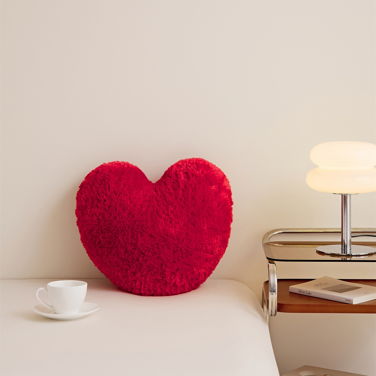 91家纺网 家纺一手货源 找家纺 暖绵绵家纺 2025新款奈佳斯抱枕（含芯）（最低零售价：59元） 奈佳斯抱枕-鲜红色