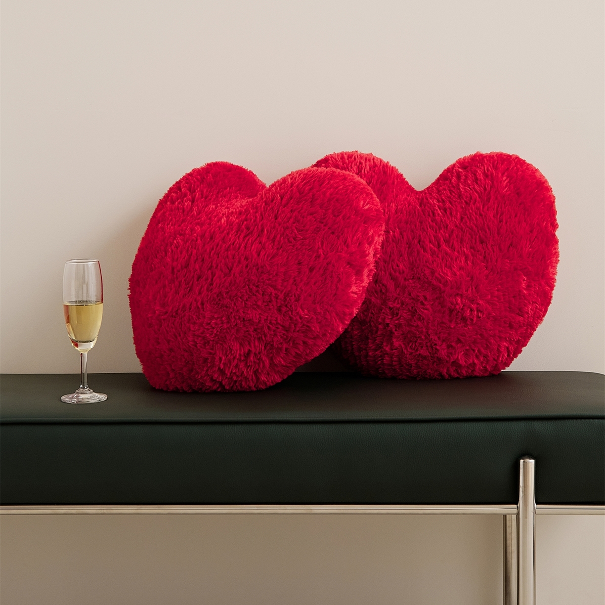 91家纺网 家纺一手货源 找家纺 暖绵绵家纺 2025新款奈佳斯抱枕（含芯）（最低零售价：59元） 奈佳斯抱枕-鲜红色