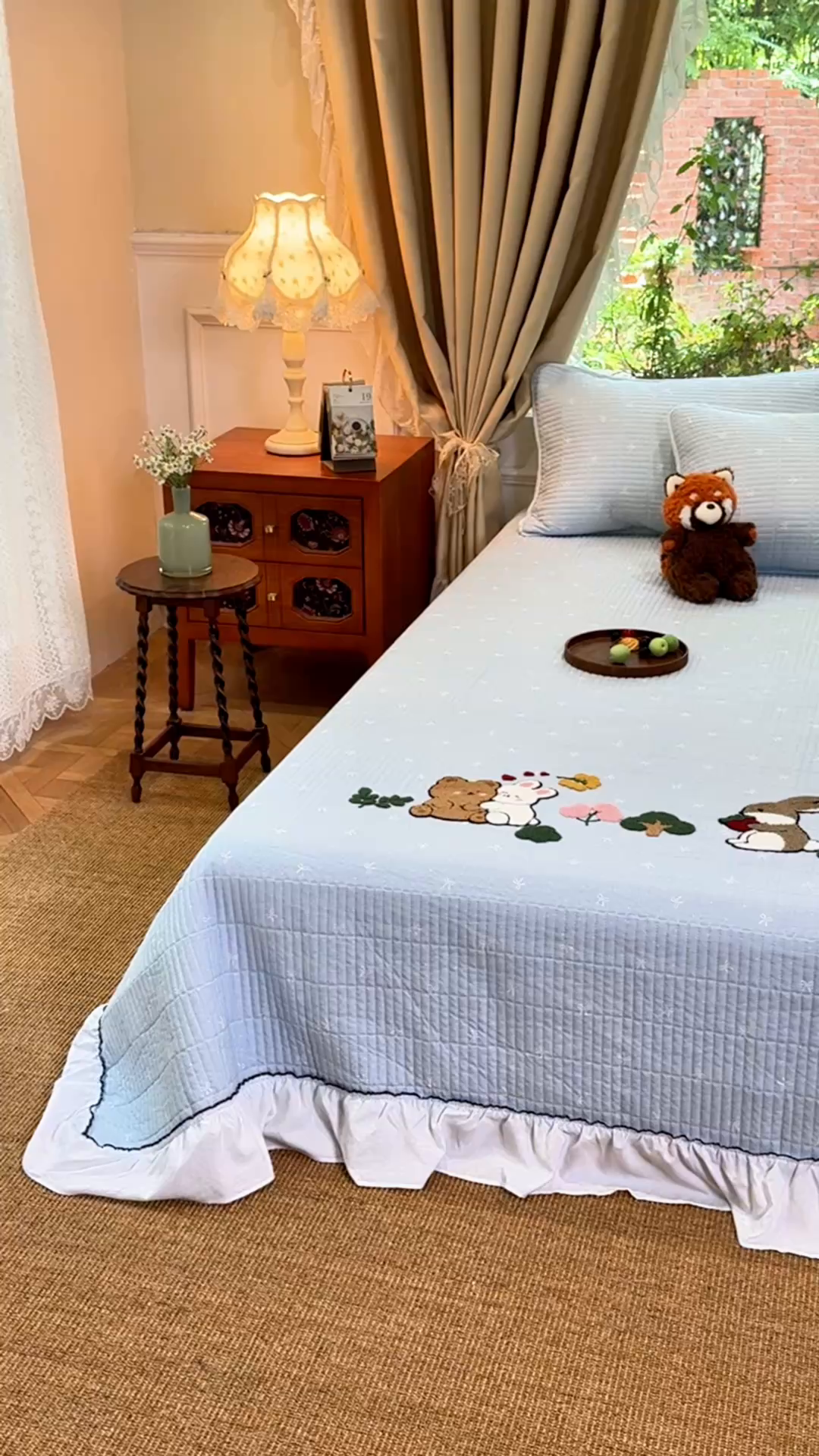 91家纺网 家纺一手货源 找家纺 （总）鑫喜莱家纺 2025新款云朵棉毛巾绣花边款床盖三件套系列