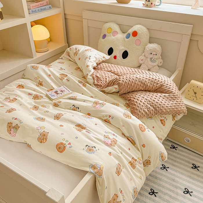 91家纺网 家纺一手货源 找家纺 （总）梦依依 2025新款全棉小清新卡通印花系列儿童豆豆被子被芯