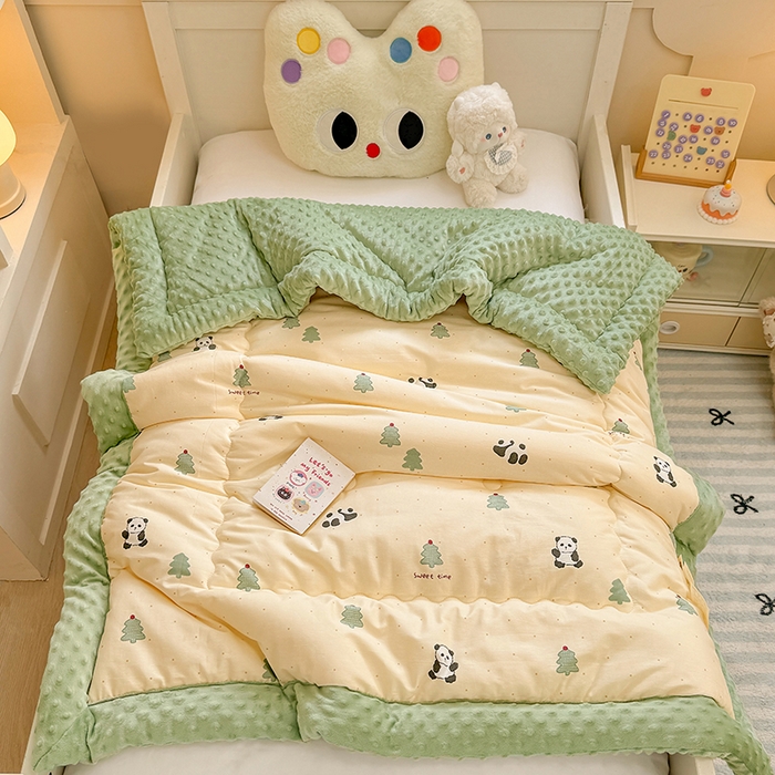 91家纺网 家纺一手货源 找家纺 梦依依 2025新款全棉小清新卡通印花系列儿童豆豆被子被芯 一体款-熊猫森林