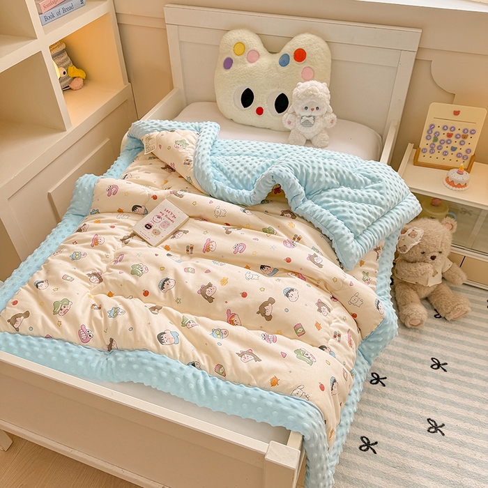 91家纺网 家纺一手货源 找家纺 梦依依 2025新款全棉小清新卡通印花系列儿童豆豆被子被芯 一体款-新新一家