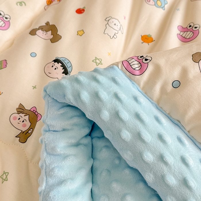 91家纺网 家纺一手货源 找家纺 梦依依 2025新款全棉小清新卡通印花系列儿童豆豆被子被芯 一体款-新新一家