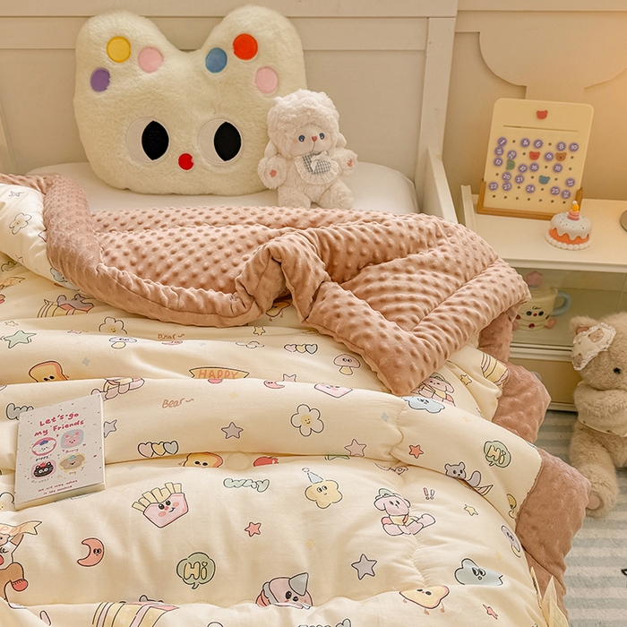 91家纺网 家纺一手货源 找家纺 （总）梦依依 2025新款全棉小清新卡通印花系列儿童豆豆被子被芯