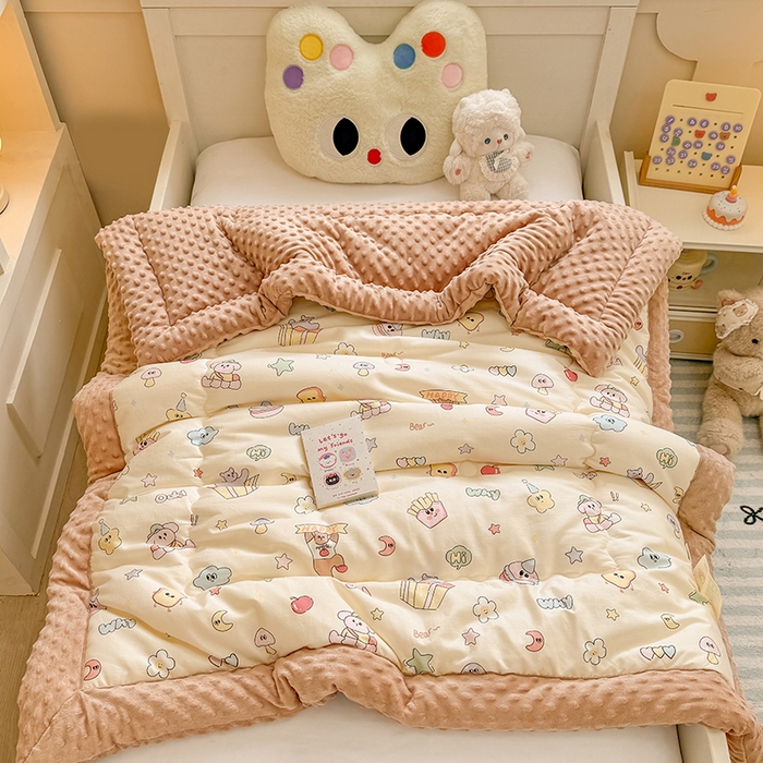 91家纺网 家纺一手货源 找家纺 （总）梦依依 2025新款全棉小清新卡通印花系列儿童豆豆被子被芯