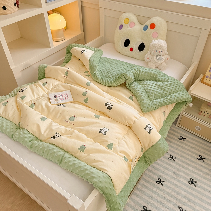 91家纺网 家纺一手货源 找家纺 梦依依 2025新款全棉小清新卡通印花系列儿童豆豆被子被芯 一体款-熊猫森林