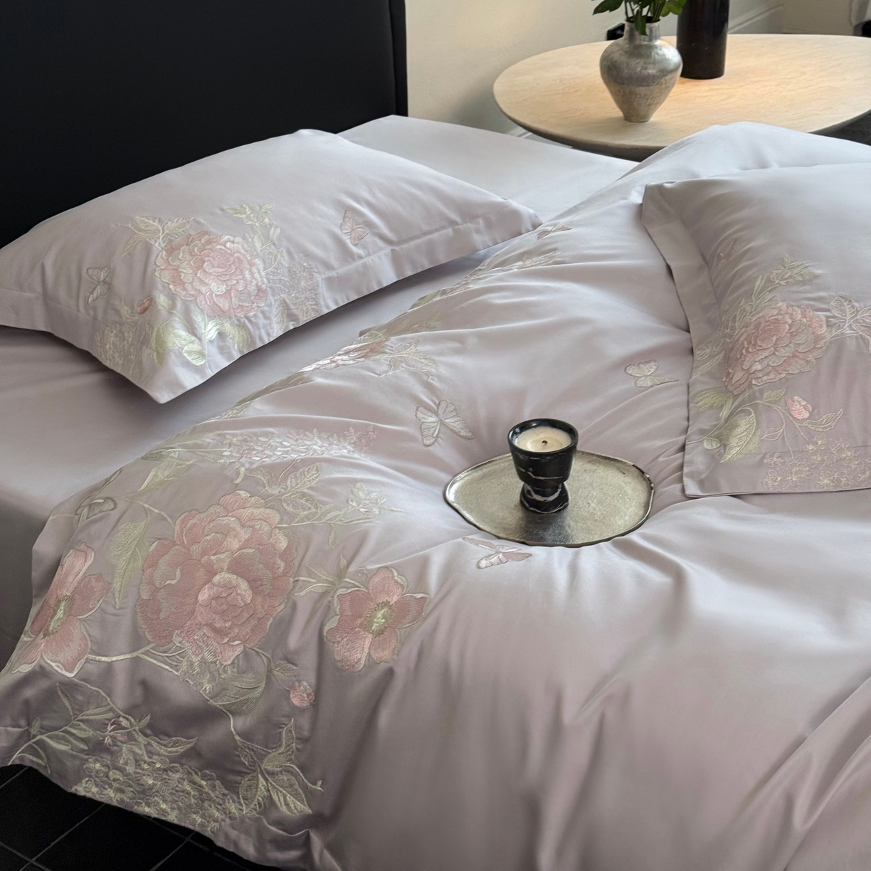 91家纺网 家纺一手货源 找家纺 鹿班家居 2025新款100S长绒棉纯棉精密刺绣四件套-云间拾梦（标准会员-20元） 云间拾梦-紫色