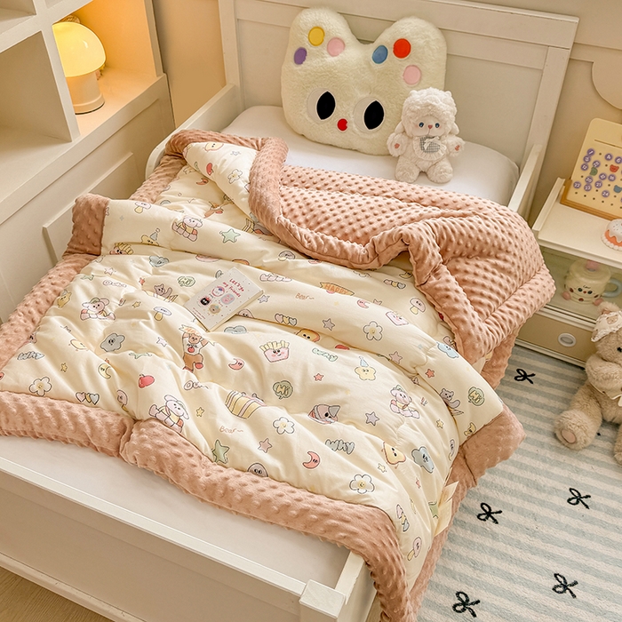 91家纺网 家纺一手货源 找家纺 （总）梦依依 2025新款全棉小清新卡通印花系列儿童豆豆被子被芯