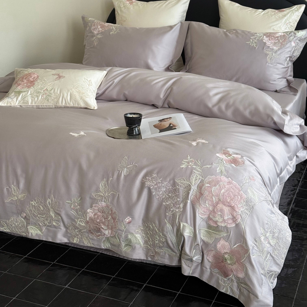 91家纺网 家纺一手货源 找家纺 鹿班家居 2025新款100S长绒棉纯棉精密刺绣四件套-云间拾梦（标准会员-20元） 云间拾梦-紫色