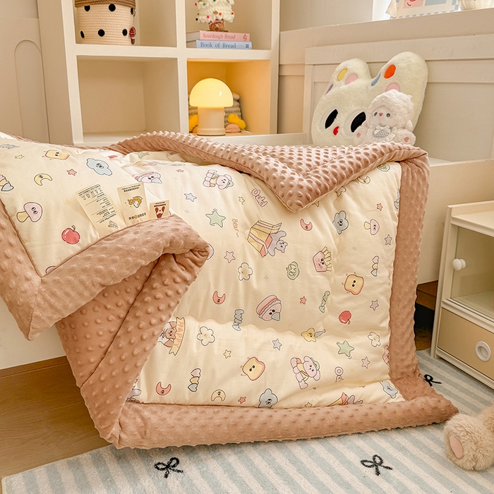 91家纺网 家纺一手货源 找家纺 （总）梦依依 2025新款全棉小清新卡通印花系列儿童豆豆被子被芯