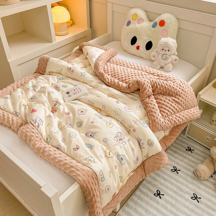 91家纺网 家纺一手货源 找家纺 （总）梦依依 2025新款全棉小清新卡通印花系列儿童豆豆被子被芯