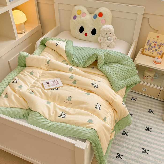 91家纺网 家纺一手货源 找家纺 梦依依 2025新款全棉小清新卡通印花系列儿童豆豆被子被芯 一体款-熊猫森林