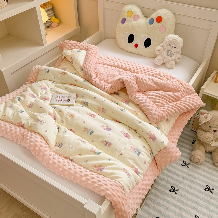 91家纺网 家纺一手货源 找家纺 梦依依 2025新款全棉小清新卡通印花系列儿童豆豆被子被芯 一体款-果冻兔