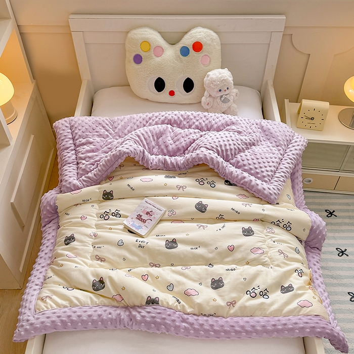 91家纺网 家纺一手货源 找家纺 梦依依 2025新款全棉小清新卡通印花系列儿童豆豆被子被芯 一体款-樱桃猫