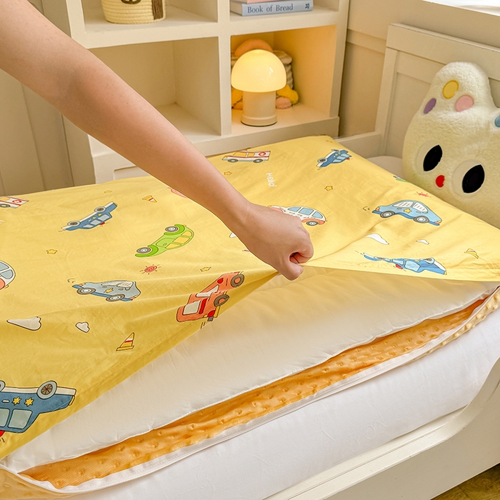 91家纺网 家纺一手货源 找家纺 梦依依 2025新款全棉小清新卡通印花系列儿童豆豆被子被芯 可拆卸款-汽车世界