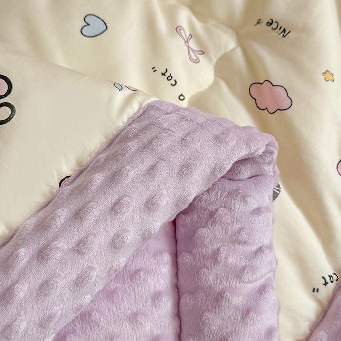 91家纺网 家纺一手货源 找家纺 梦依依 2025新款全棉小清新卡通印花系列儿童豆豆被子被芯 一体款-樱桃猫