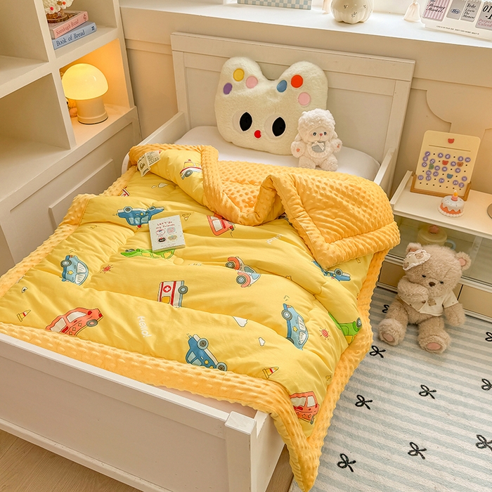 91家纺网 家纺一手货源 找家纺 梦依依 2025新款全棉小清新卡通印花系列儿童豆豆被子被芯 一体款-汽车世界