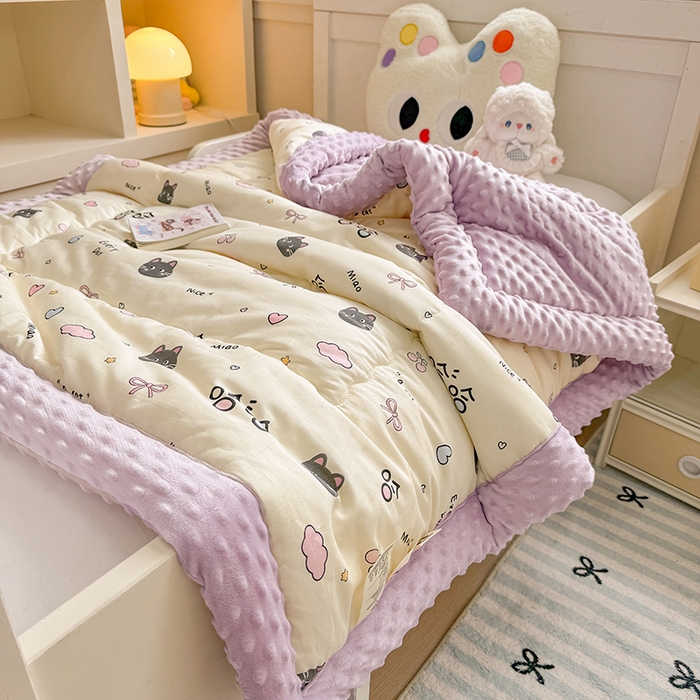 91家纺网 家纺一手货源 找家纺 梦依依 2025新款全棉小清新卡通印花系列儿童豆豆被子被芯 一体款-樱桃猫