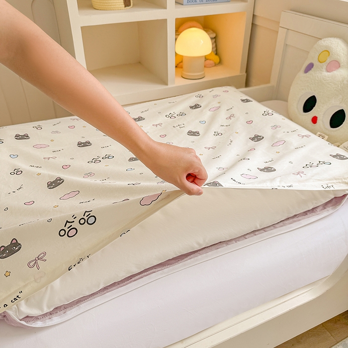 91家纺网 家纺一手货源 找家纺 梦依依 2025新款全棉小清新卡通印花系列儿童豆豆被子被芯 可拆卸款-樱桃猫