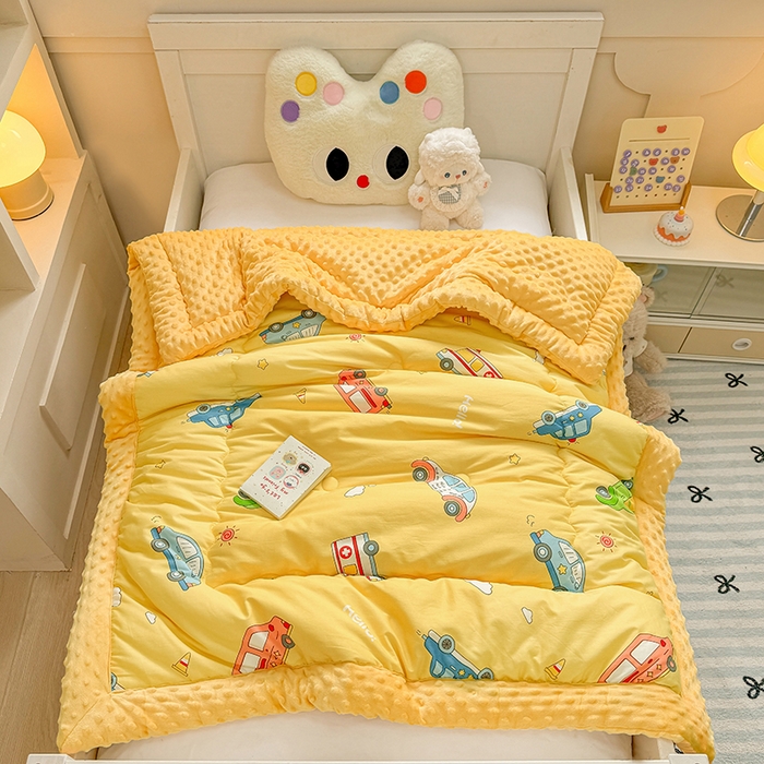 91家纺网 家纺一手货源 找家纺 梦依依 2025新款全棉小清新卡通印花系列儿童豆豆被子被芯 一体款-汽车世界