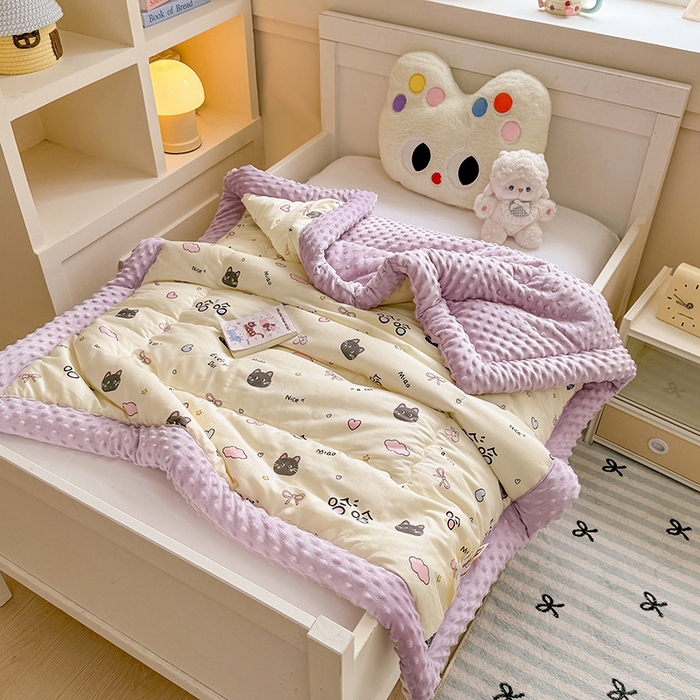 91家纺网 家纺一手货源 找家纺 梦依依 2025新款全棉小清新卡通印花系列儿童豆豆被子被芯 一体款-樱桃猫
