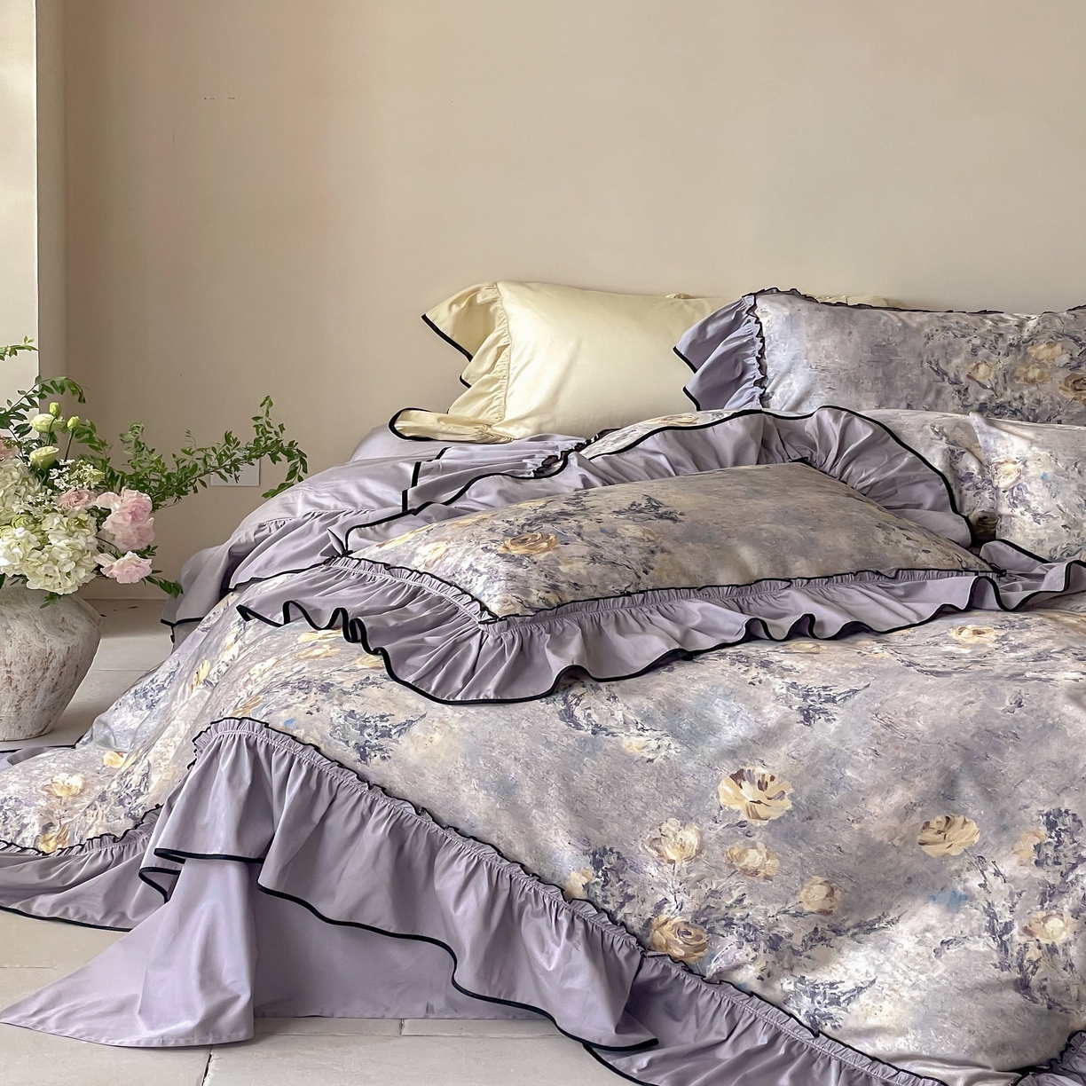 91家纺网 家纺一手货源 找家纺 优然居家纺 2025新款50支全棉纯棉印花法式双头木耳边四件套 莫妮卡罗兰