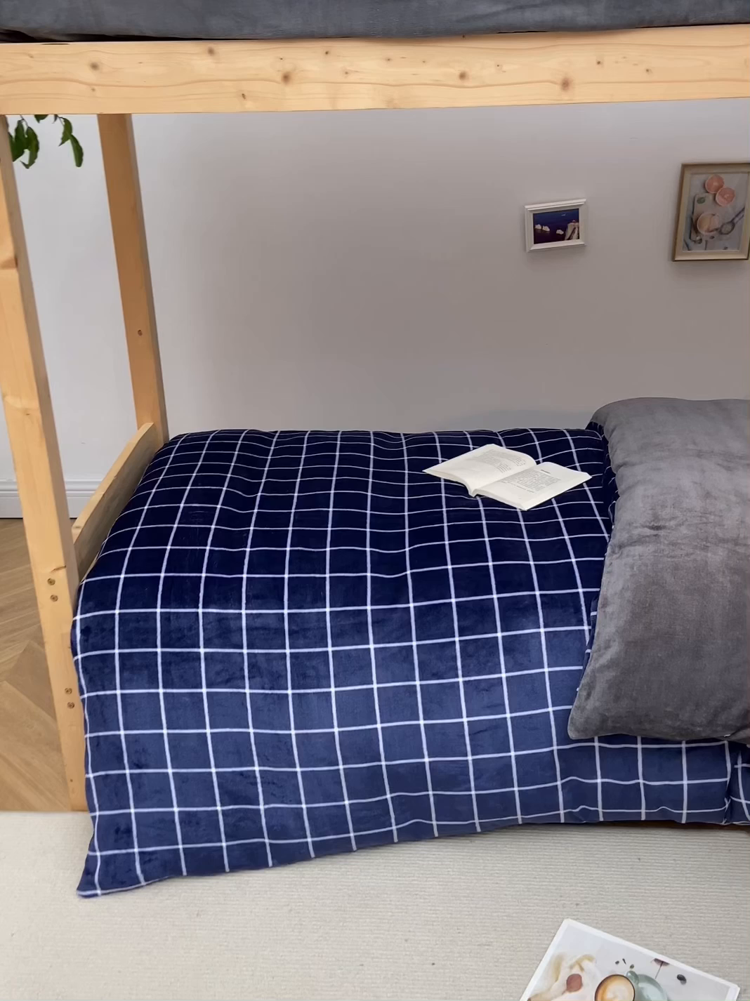 91家纺网 家纺一手货源 找家纺 宅部落 2025新款学生宿舍牛奶绒三件套宿舍三件套上下铺三件套 蓝调