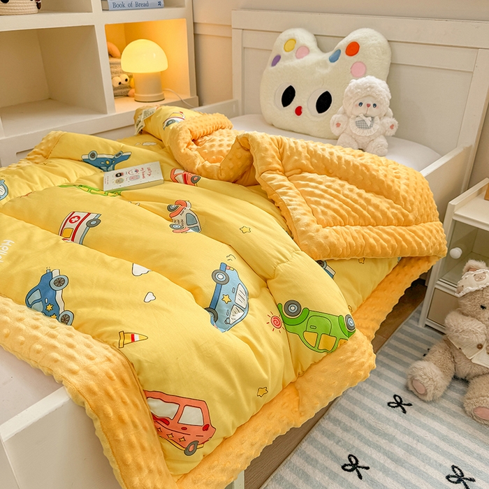 91家纺网 家纺一手货源 找家纺 梦依依 2025新款全棉小清新卡通印花系列儿童豆豆被子被芯 一体款-汽车世界