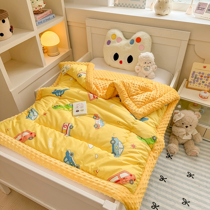 91家纺网 家纺一手货源 找家纺 梦依依 2025新款全棉小清新卡通印花系列儿童豆豆被子被芯 一体款-汽车世界