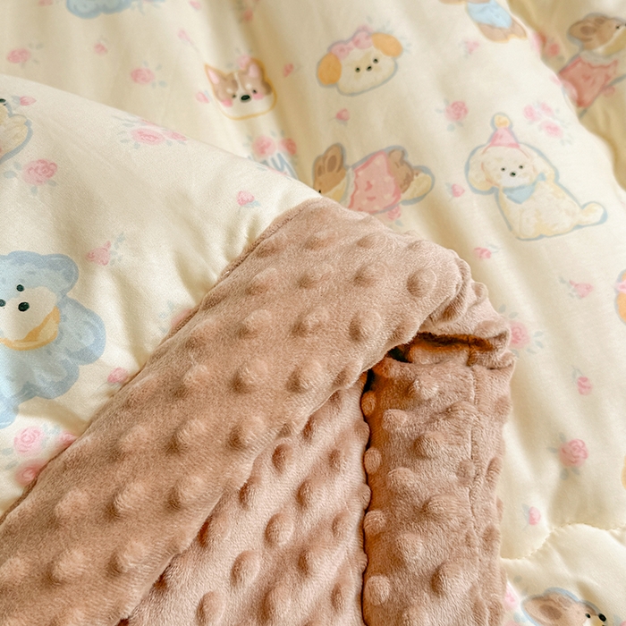 91家纺网 家纺一手货源 找家纺 梦依依 2025新款全棉小清新卡通印花系列儿童豆豆被子被芯 一体款-狗狗家族