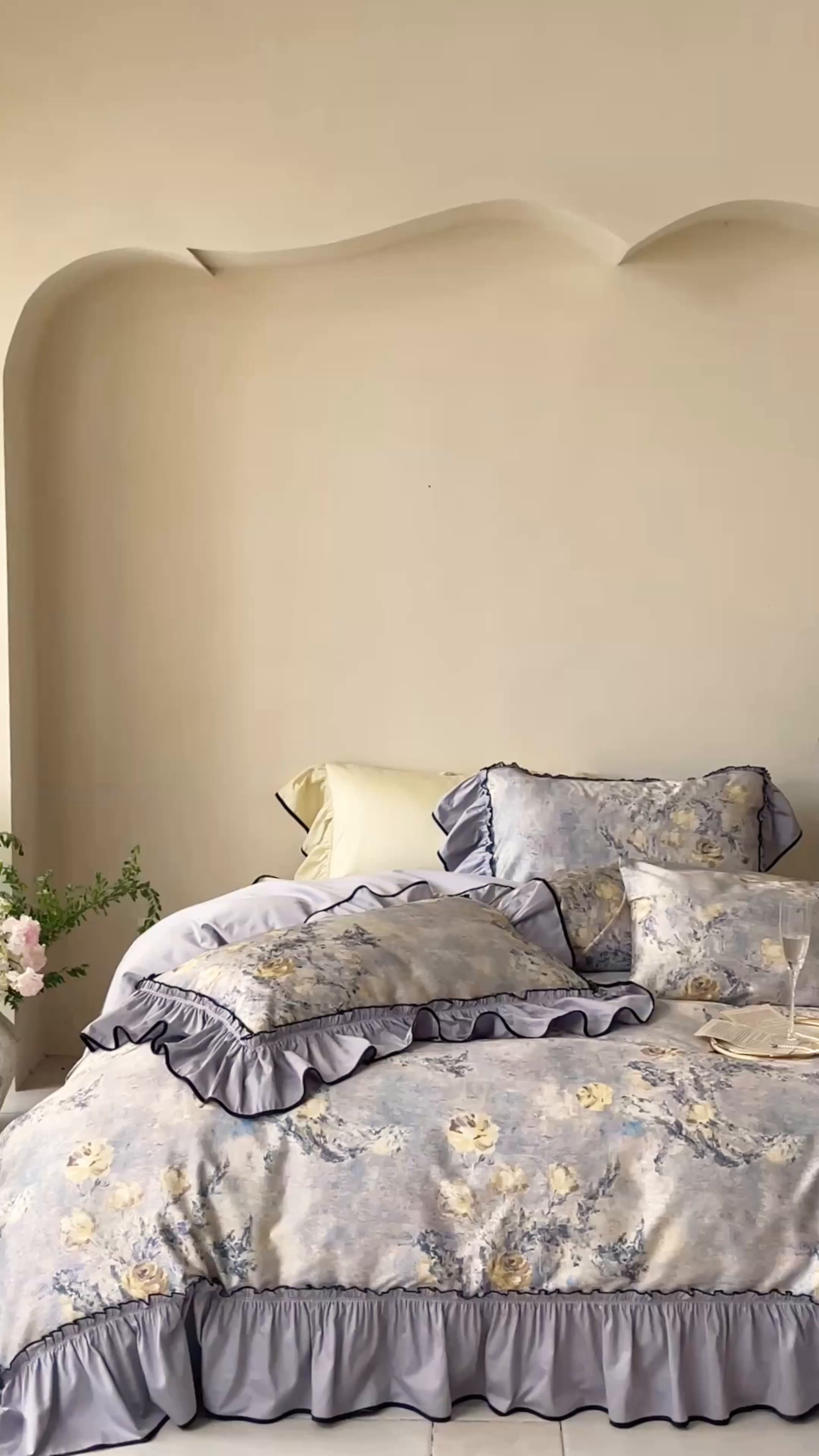 91家纺网 家纺一手货源 找家纺 优然居家纺 2025新款50支全棉纯棉印花法式双头木耳边四件套 莫妮卡罗兰