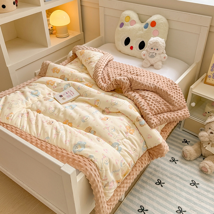 91家纺网 家纺一手货源 找家纺 梦依依 2025新款全棉小清新卡通印花系列儿童豆豆被子被芯 一体款-狗狗家族