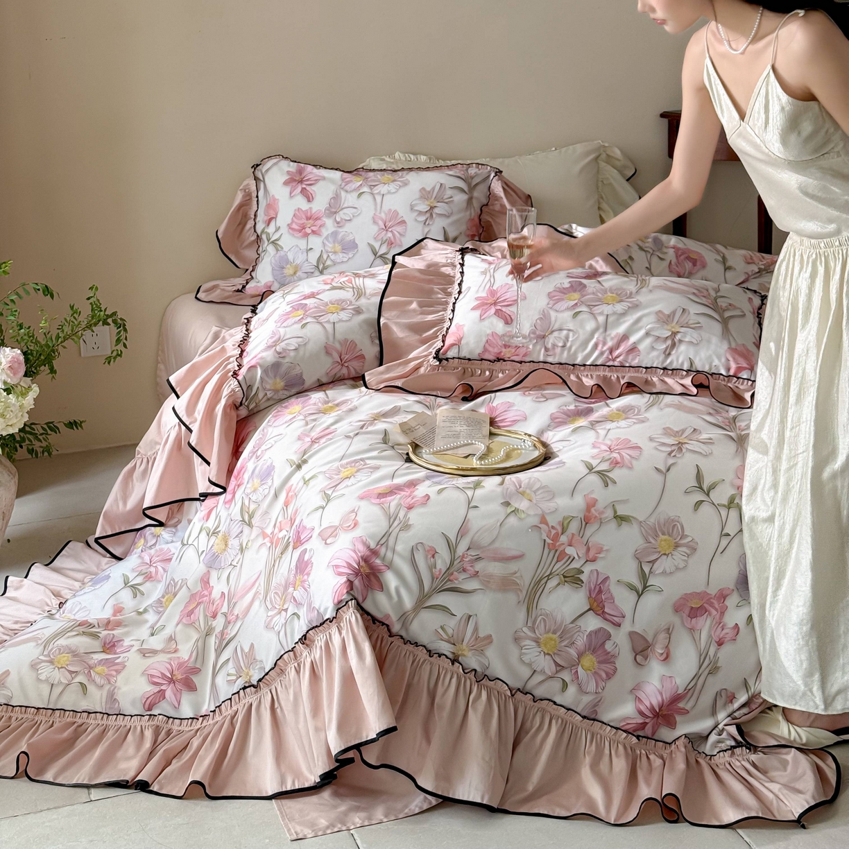 91家纺网 家纺一手货源 找家纺 优然居家纺 2025新款50支全棉纯棉印花法式双头木耳边四件套 慕斯粉