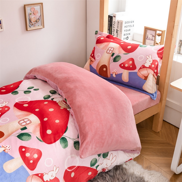 91家纺网 家纺一手货源 找家纺 宅部落 2025新款学生宿舍牛奶绒三件套宿舍三件套上下铺三件套 蘑菇小兔